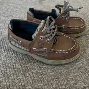 Toddler sperrys size 9